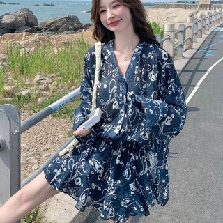 Bộ đồ hai mảnh gồm áo sơ mi rộng rãi và quần short dành cho nữ, phong cách giản dị, trang phục chống nắng đi nghỉ mát