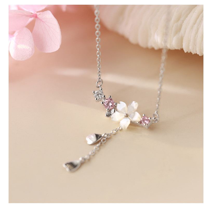 Vòng cổ hoa anh đào hồng ngọt ngào và tươi mát phong cách Hàn Quốc