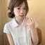 Cổ búp bê phong cách đi lại hàng ngày Áo sơ mi ngắn tay sọc trắng dành cho nữ Mùa hè Phong cách mới Niche Tính khí Thiết kế dáng ôm hơn Cảm giác