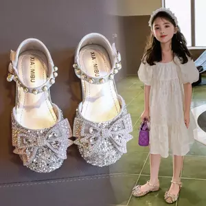 Dép pha lê Baotou cho bé gái Xuân Hè Phong cách mới Đế mềm Giày công chúa phong cách phương Tây