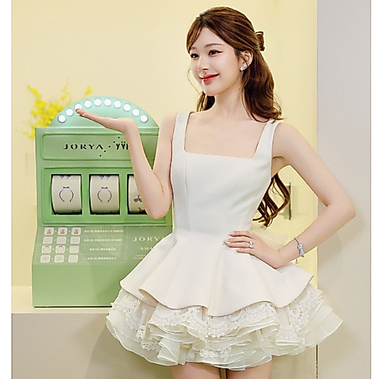 Đầm thiết kế dự tiệc xoè tầng ren thắt nơ lưng Triệu Lộ Tư sang chảnh