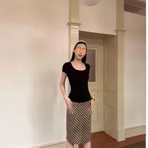 Phân tử trí tuệ thời trang miu Phong cách mùa hè Retro Kẻ sọc Mông Thiết kế cảm giác Váy chữ A