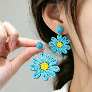 Ngọt Ngào Nhỏ Tươi Tay Bông Tai Hoa Tính Khí Raffia Hoa Mùa Hè Đi Biển Phong Cách Kỳ Nghỉ Bông Tai Nữ