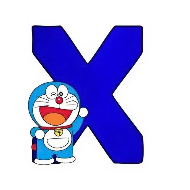 Doraemon móc khóa dành tă với hình Doraemon và chữ cái màu xanh nổi bật