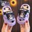 Kuromi Mùa Hè Giày Sandal Trẻ Em Dép Bé Trai Bé Gái Chống Trơn Trượt Baotou Lỗ Giày Trung Nhỏ Trẻ Em Đi Biển Lỗ Giày 821X