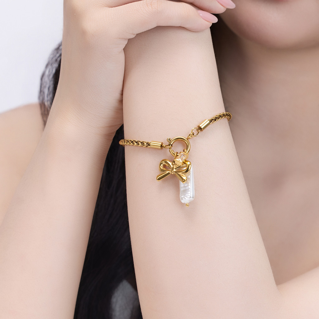 Lắc Tay nữ Sweet Bow cao cấp, trẻ trung, đi tiệc đi chơi - DOJI