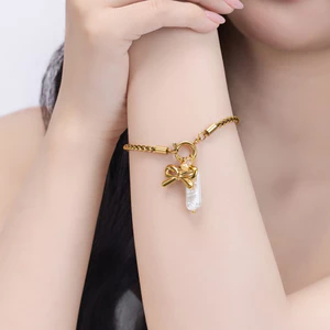 Lắc Tay nữ Sweet Bow cao cấp, trẻ trung, đi tiệc đi chơi - DOJI