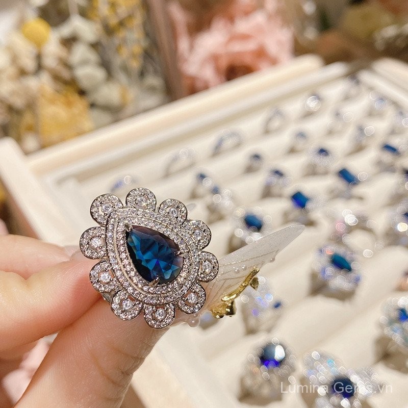 Nhẫn corundum màu xanh với thiết kế nhiều màu sắc bắt mắt