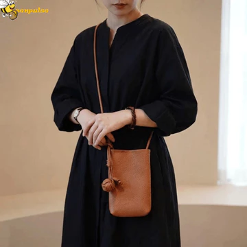 Women's Minimalist Shoulder Bag