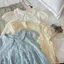 CÓ BIGSIZE Áo kiểu babydoll cổ bèo cúc cài hoạ tiết hoa nổi M65566066-- Usmark - Hieuvy Botique