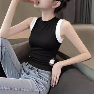 Mùa hè Phong cách mới cổ tròn tương phản màu sắc Thiết kế áo Vest cảm thấy rỗng Phong cách ngắn rốn Crop Outer Wear Slim-fit Inner Top
