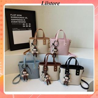 Túi xách nữ Liistore đeo chéo thời trang dáng làn kèm móc khóa búp bê dễ thương K299