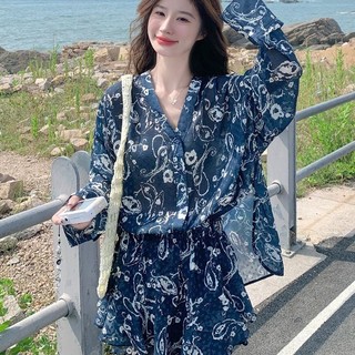Bộ đồ hai mảnh gồm áo sơ mi rộng rãi và quần short dành cho nữ, phong cách giản dị, trang phục chống nắng đi nghỉ mát