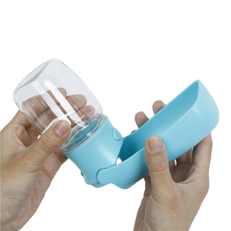 【Ready Stock】 Dog Portable Water Cup Walking Dog Outdoor Drinking Water Feeding Foldable Kettle Pet Drinking Bowl EVsN