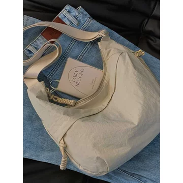 túi tote có khóa kéo túi tote Túi Bánh Bao Nữ Túi Messenger Dung Tích Lớn Đi Lại Túi 2024 Phong Cách Mới Túi Đeo Vai Thể Thao Ba Lô Phù Hợp Với Túi Tote Fema