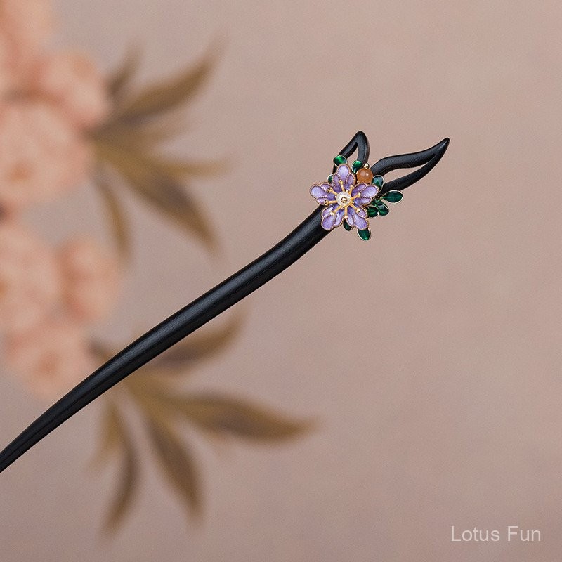 Kẹp Tóc Handmade Hoa Tím Gỗ Đàn Hương Cho Trang Phục Hanfu Sườn Xám - Phụ Kiện Thời Trang Cổ Điển