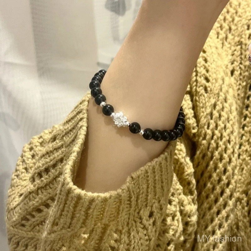 Mới vòng tay kim cương đen đính hạt, thiết kế sang trọng và đơn giản