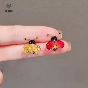 Hương thơm nhỏ phong cách Hàn Quốc, Corsage Crystal Bee dễ thương, Pin, Suit, Pin cổ chống đi bộ [Mina]