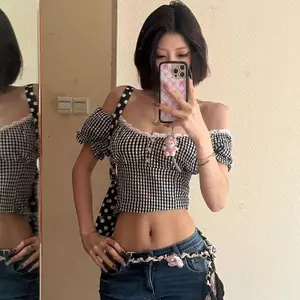 Áo thun ngắn tay ren kẻ sọc trắng đen phong cách Hàn Quốc dành cho nữ mùa hè Phong cách mới Slim-Fit Slimmer Look Hot Girl Short Top