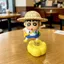 Bán Chạy 2026 Xoay Zhuanle Crayon Shin-Chan Xe Để Bàn Trang Trí Văn Phòng Giải Nén Ảnh Hưởng Trang Trí