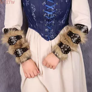 WEETW Viking Bảo vệ cổ tay, Bảo vệ cổ tay Barbarian có thể điều chỉnh bằng da giả, Bảo vệ cánh tay Ba dây đeo sang trọng Áo giáp da đinh tán Bảo vệ cổ tay Đạo cụ COSPLAY