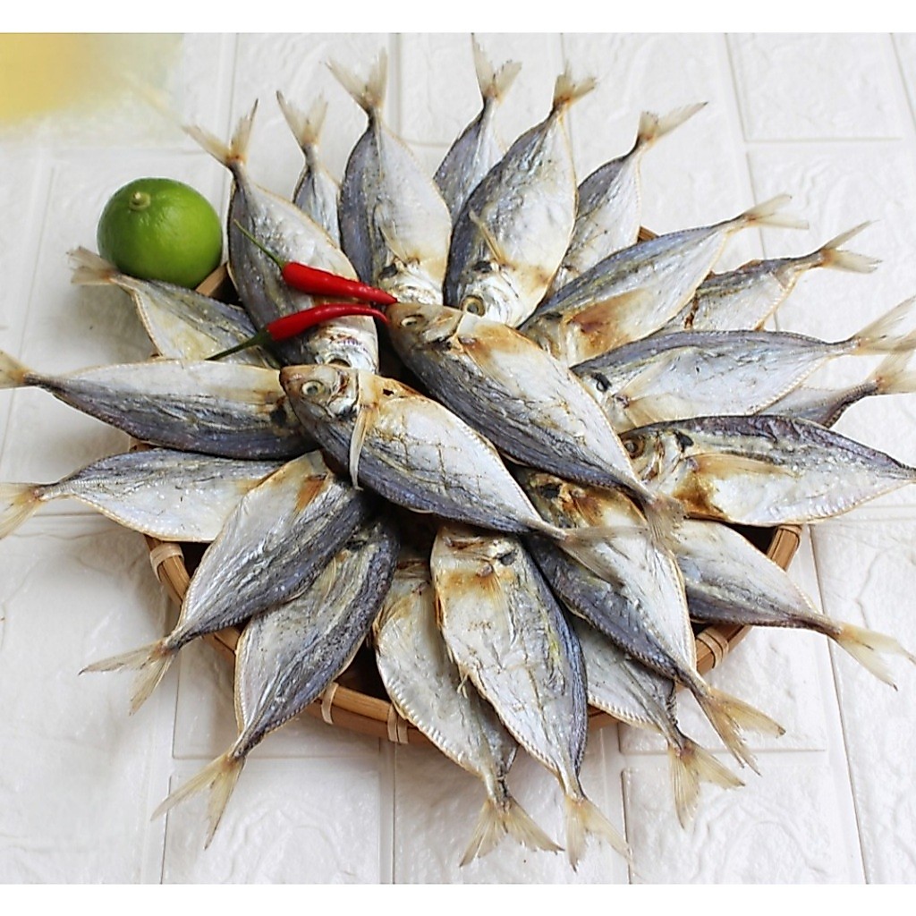 Cá Chỉ Vàng Khô Nguyên Con Loại 1 - Thịt Dày, Béo Ngậy, Phơi Nắng Tự Nhiên (Gói 500g/1kg)
