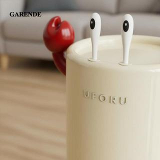 Garande Polypropylene Kín Thùng Rác Chân Kem Dung Tích Lớn Màu Trắng Có Bánh Xe