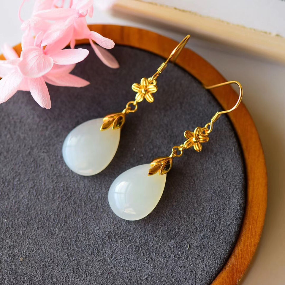 Bông tai nữ ngọc bích Hetian trắng tự nhiên