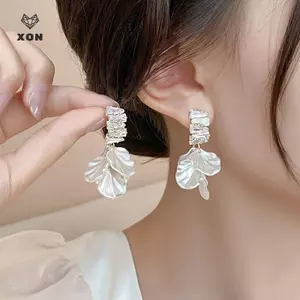 Bông Tai Bóng Thời Trang Cổ Điển Mới Nữ Vỏ Trắng Hàn Quốc Bông Tai Tòn Ten Hoa Tính Khí Nhẹ Quà Tặng Trang Sức Sang Trọng [Mina]