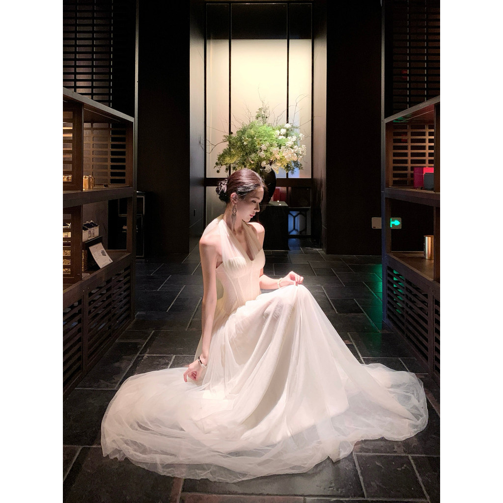 Đầm dài lưới phong cách Pháp cổ yếm hở lưng bồng bềnh cổ tích