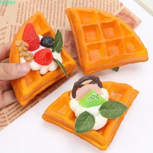 Đồ chơi bóp bánh mì bánh quế QEARY, Đồ chơi bóp bánh mì tái chế chậm, Đồ chơi bóp bánh mì hình tam giác mềm cho trẻ em Người lớn