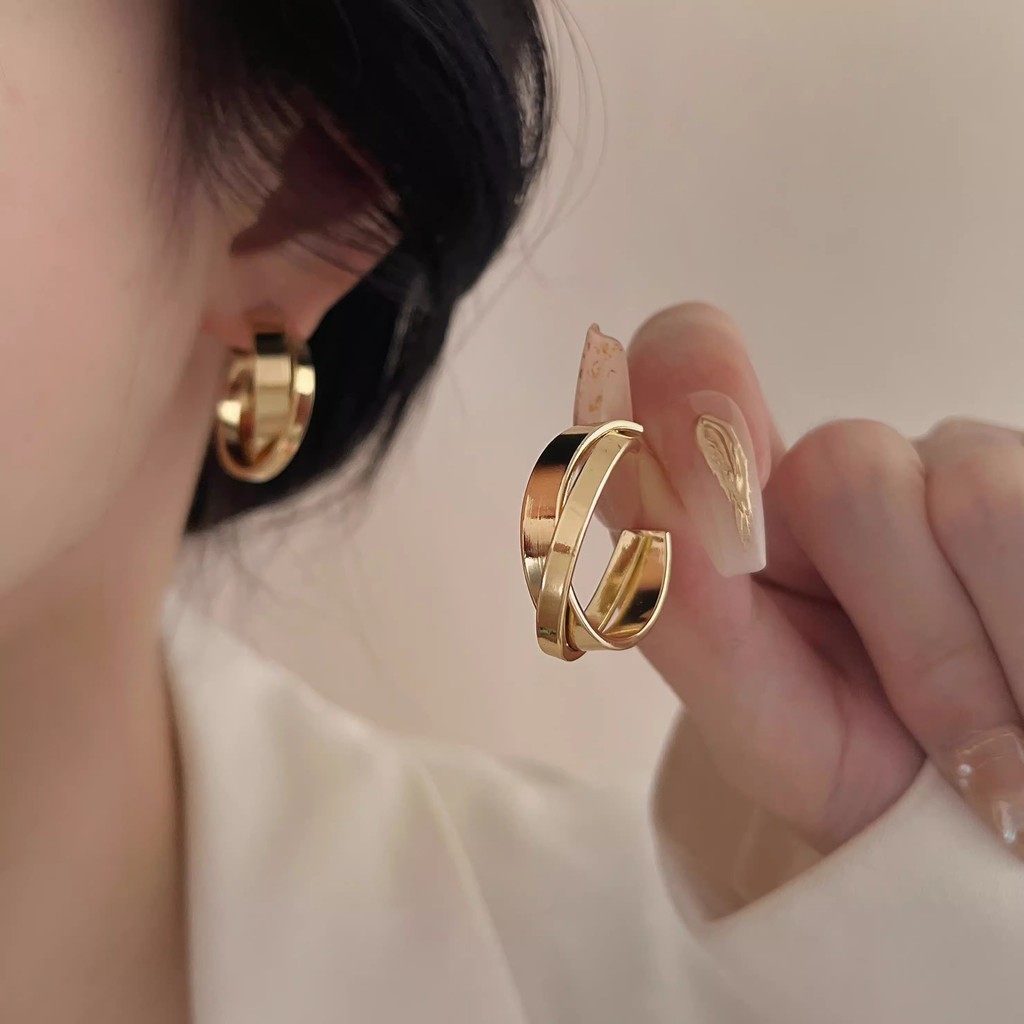 Bông tai vòng kim loại cổ điển mới 2026