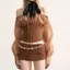 Bộ đồ hai mảnh màu ca cao mùa hè kiểu Pháp Hot Girl mùa hè Tay phồng rỗng phù hợp với gói eo thấp Mông Slim-fit Slimer Look Niche Suit Women