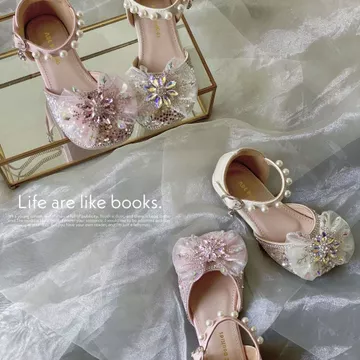 | 【sandals for girls】 | sandals for women ✫Giày Công Chúa Bé Gái Mùa Xuân Mùa Hè Phong Cách Mới Trẻ Em Pháp Kim Cương Giả Sandal Trung Nhỏ Trẻ Em Baotou Đế Mềm Dép✌