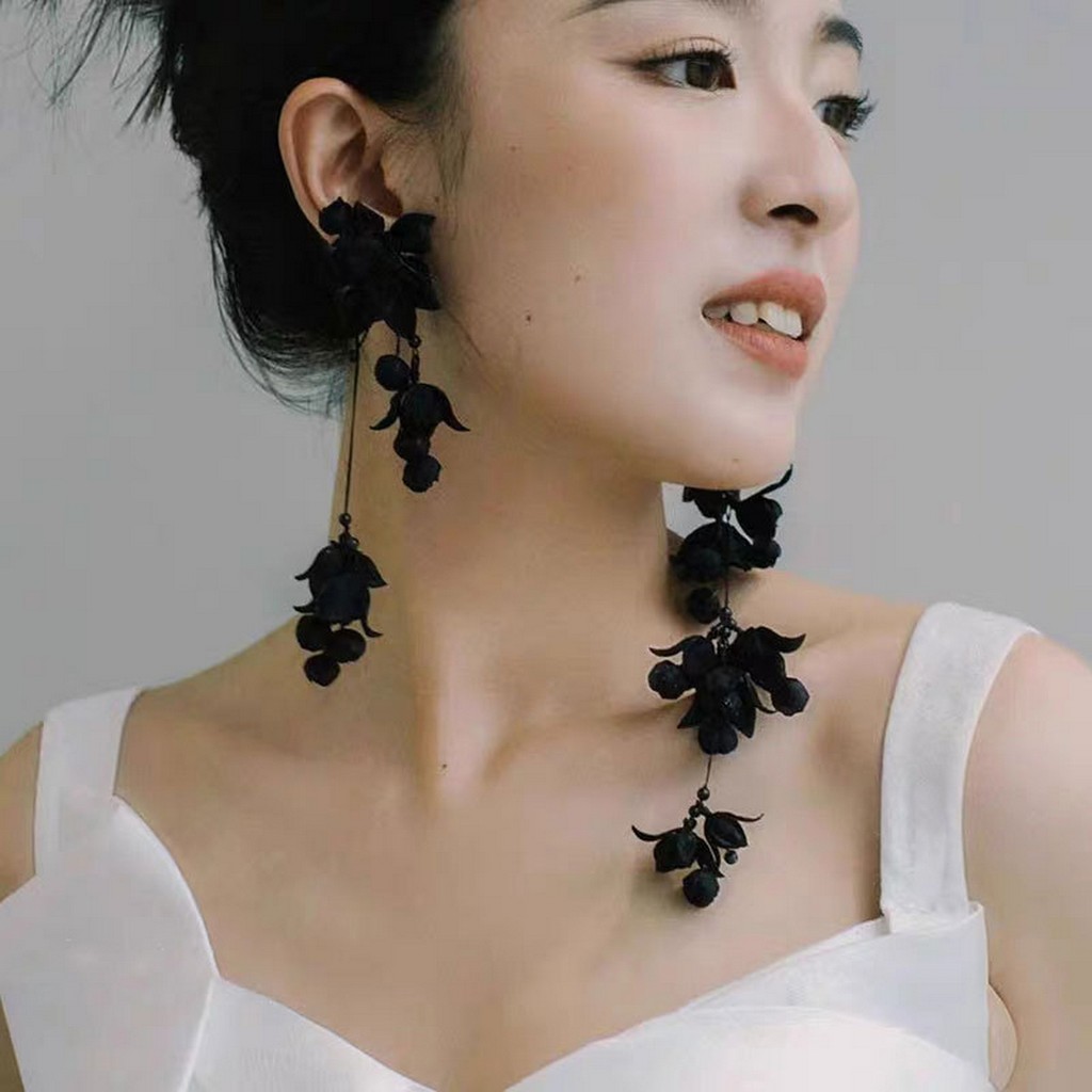 Kẹp tai bông có tua dài thanh lịch, chống trơn trượt, phù hợp làm quà tặng ngày lễ