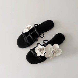 Dép xỏ ngón hoa La Mã