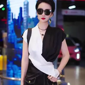 Hàng hóa Châu Âu mùa hè Màu sắc phù hợp với áo sơ mi ngắn tay cổ chữ V Thiết kế thích hợp Phong cách phương Tây Giảm tuổi Bao phủ rộng thịt Slimer Look Commuter Class