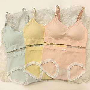 Phong Cách Mới Quần Lót Nữ Sinh Viên Thể Thao Không Dây Chống Sốc Cô Gái Liền Mạch Bộ Áo Ngực Cố
