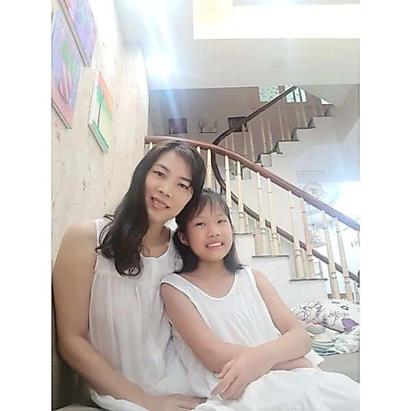 Váy sát nách ba tầng cho mẹ và bé Bộ đôi mẹ con kèm quà