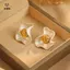 Cánh hoa không đều Bông tai hình hoa màu đỏ dành cho nữ Thời trang đơn giản tinh tế Trang sức tính khí cá tính ngọt ngào [Mina]