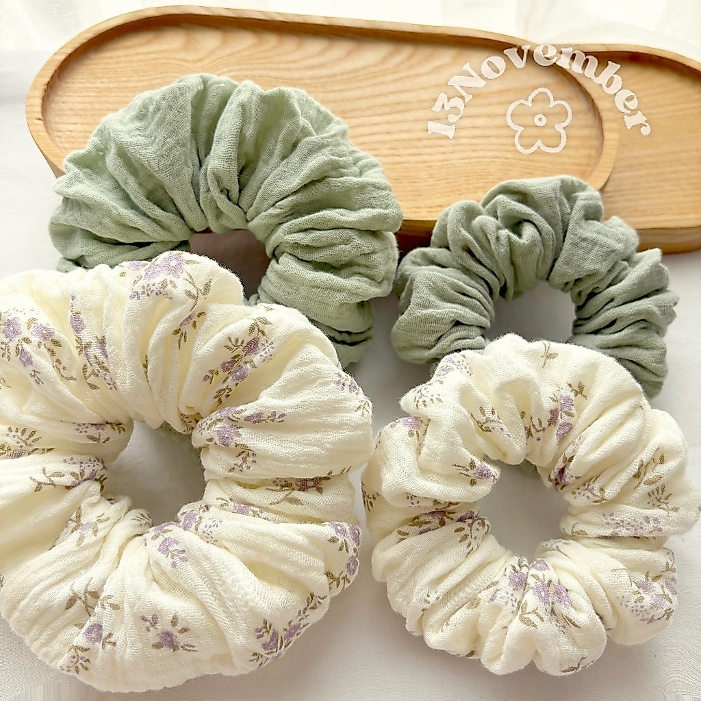 [SIÊU TO] Scrunchies Set Cột Tóc Vải Xô Muslin Hoạ Tiết Hoa Nhí Tím Xanh Size Lớn Phồng To Hot Trend | BigBuy360 - bigbuy360.vn