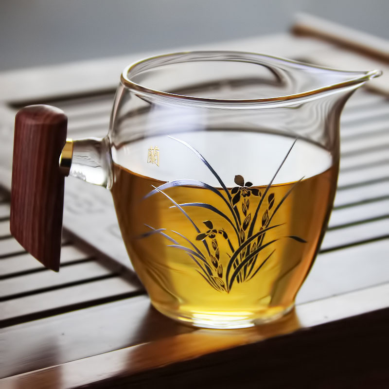 Tống chuyên trà bằng thủy tinh chịu nhiệt