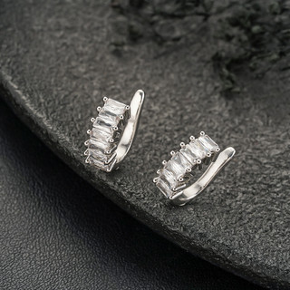 Tai kẹp nam bạc zircon xương cube, thiết kế sang trọng và bắt mắt - phụ kiện thời trang 2026