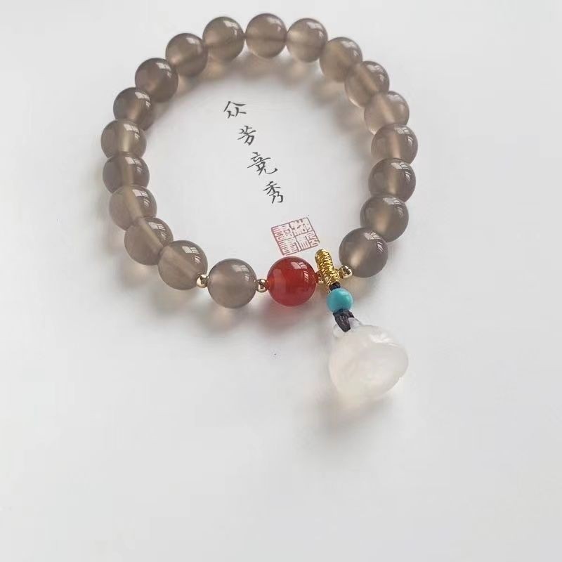 Vòng tay mã não trắng mặt dây chuyền hoa sen màu trắng tươi cho bạn gái