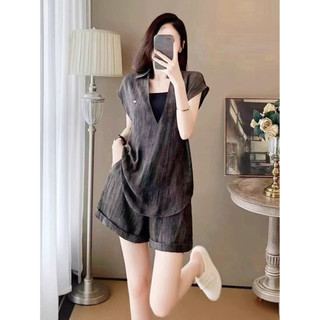 Bộ đồ thời trang nữ mùa hè, tôn dáng và thanh lịch, thiết kế nhẹ nhàng, bộ hai mảnh áo ngắn tay và quần short màu trơn.