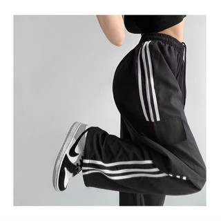 Quần Joker Nữ Chất Dù Ống Suông Thể Thao 3 Sọc Cá Tính, Lưng Thun Dây Rút Thoải Mái Unisex