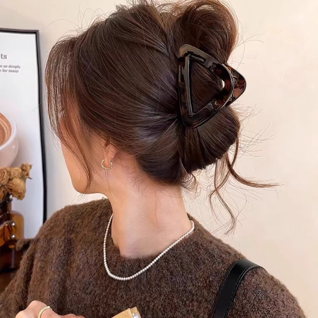 Kẹp Tóc Hình Cá Mập Tam Giác Cỡ Vừa – Phụ Kiện Tóc Nữ Thời Trang Đáng Yêu