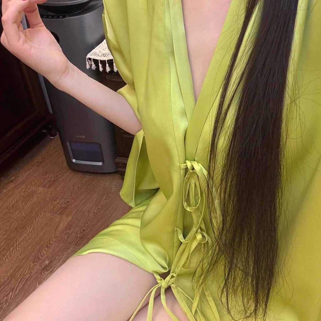 Bộ Đồ Ngủ Ice Silk Xuân Thu, Phong Cách Nữ Tính với Cảm Giác Màu Trơn Sang Trọng