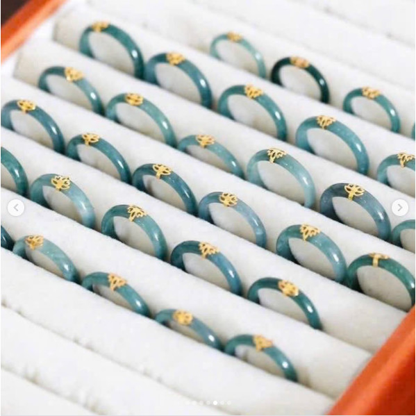 NHẪN LAM NGỌC BỌC SEN VÀNG 10K