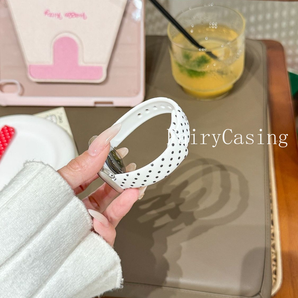Dây đeo silicon chấm bi cho Apple Watch S11 46 42 45 44 40 41 38mm Vòng tay iwatch Series 11 10 8 7 Se 5 6 9 49mm Band